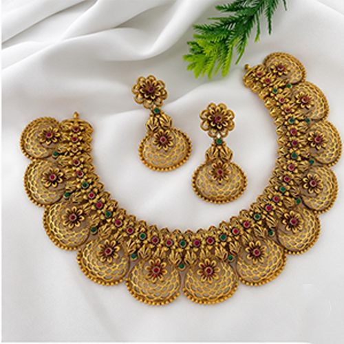 1 Set Combo: Matte Gold Floral Choker with Earrings