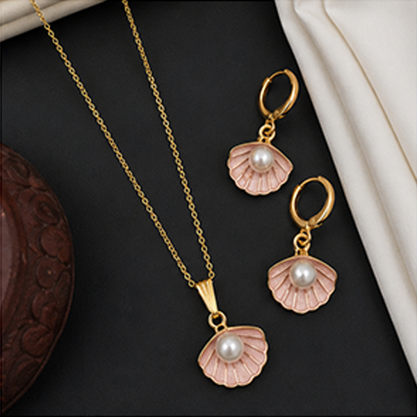 1 Set Combo: Pink Shell Pearl Gold Necklace & Earrings